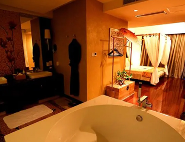 南京栖霞区养生会所的黄昏恋：当爱情遇上八十岁